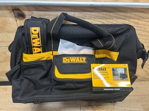 lot 200 image: DeWalt DG5543 16 Tradesmans Closed-Top Tool Bag
