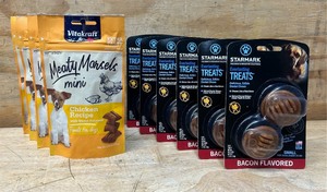 lot 226 image: Dog Treats lot of 10