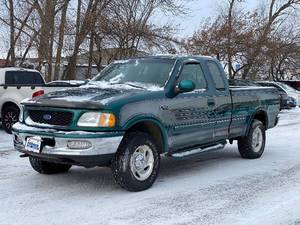lot 11 image: 1997 FORD F-150 LARIAT 4x4  2 Owner  No Accidents (NO RESERVE)