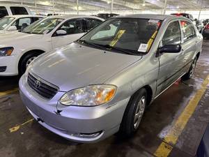 lot 15 image: 2005 Toyota Corolla CE