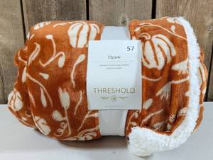 lot 57 image: Threshold - Plush Throw with Faux Shearling Reverse 50in x 60in