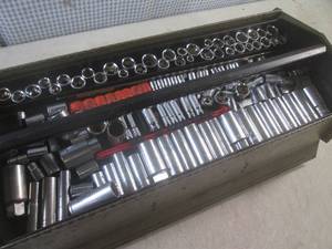 (EC1) Park Metal 21" Tool Box Full ...