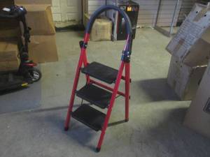 lot 12 image: (F-3) 3-Step Folding Step Ladder...