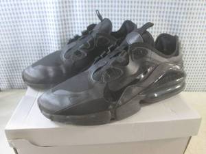 lot 19 image: (BS) Pair of Nike Air Max Infinity ...