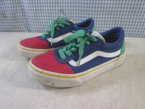 lot 23 image: (CSB) Pair of Vans Old Skool Yacht ...