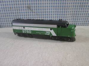 lot 65 image: (FS) Burlington Northern 9760 HO Sc...