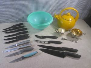 lot 67 image: (D-2) Kitchen Knives, Other Kitchen...