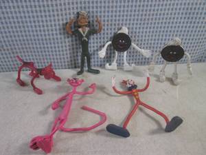 lot 86 image: (BS) Assorted Vintage Bendable Figu...
