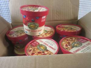 lot 176 image: (B-2) 12 Summer Berries Boost Oatme...