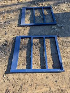 lot 25 image: Pair of 42x36-in heavy duty shelving scaffolding brackets