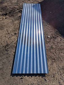 lot 26 image: 8 ft by 2 ft galvanized tin roofing 6 Pieces