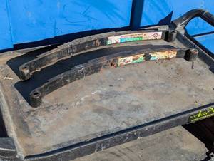 lot 31 image: Pair of 25.25 4 Leaf Spring - replacement Trailer Parts