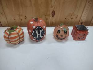 lot 141 image: Halloween Pumpkins