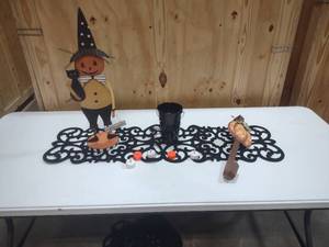 lot 145 image: Halloween Decoration