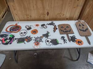 lot 150 image: Halloween Decoration