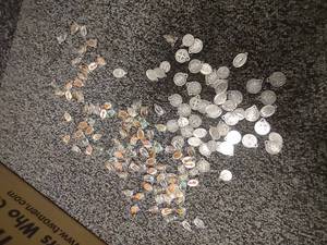 lot 51 image: Arrorted Religious charms