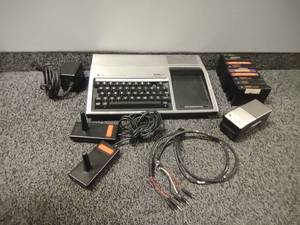 lot 43 image: Vintage Texas Instruments TI-994A Computer