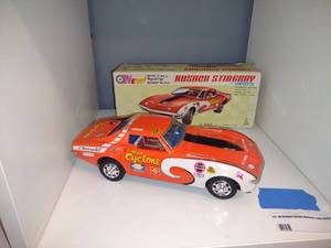 Battery powered Bump'N GO Vintage Rusher Stingray