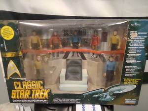 lot 21 image: Playmate 1993 Vintage Limited Edition Star Trek Collector set