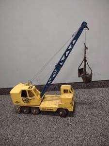lot 26 image: Vintage Michigan T-40 Crane