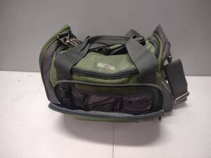 lot 140 image: High Sierra Duffle bag medium size