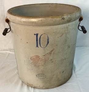 lot 21 image: Antique Red Wing Union Stoneware 10 Gallon Crock