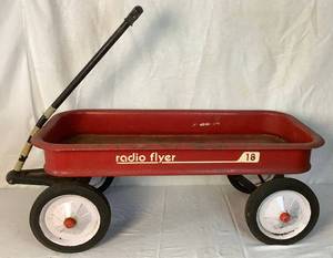 lot 43 image: Radio Flyer 18 Vintage Red Wagon