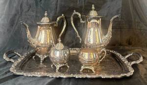 lot 10 image: Vintage Oneida Silverplate 5 Piece CoffeeTea Service Set