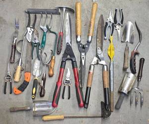 lot 273K image: G - Collection of 24 Garden Hand Tools including Pruners, Shears and Trowels