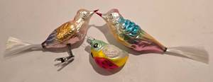 lot 479K image: LL-FR - Set of 3 Glass Bird Christmas Ornaments with Clips and Glitter Accents