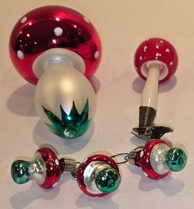 lot 516K image: LL-FR - Vintage Glass Mushroom Christmas Ornaments Assortment