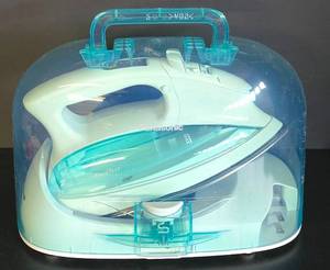 lot 646K image: G - Panasonic NI-A66SR Iron with Case