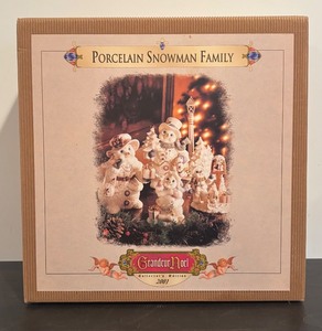 lot 25R image: FR - Grandeur Noel Porcelain Collectors Edition Snowman Family