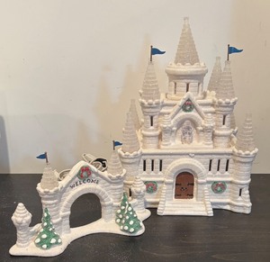 lot 61R image: FR - Department 56 Snow Village Snow Carnival Ice Palace Castle