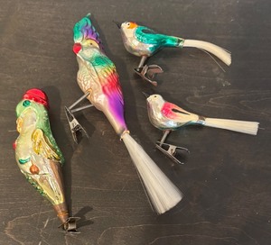 lot 75R image: S - Set of 4 Vintage Glass Bird Clip Ornaments