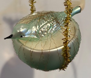 lot 128R image: S - Blumchen Inge-Glas Bird Ornament with Stand