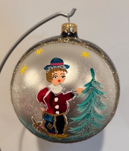 lot 151R image: S - Lovely Hand Painted Glass Ornament with Stand