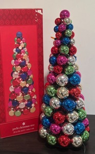 lot 200R image: S - Pretty Pre-Lit Multicolor Ornament Christmas Tree Decor