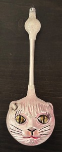 lot 261R image: TR - Vintage-Style Cat Face Glass Christmas Ornament