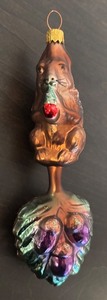 lot 402R image: FR - Christopher Radko Squirreling Away Glass Ornament