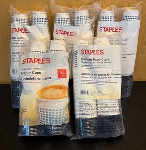 lot 592R image: MB - Lot of Staples Paper Cups with Lids Assorted 12oz and 16oz Packs
