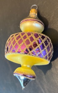 lot 595R image: FR - Christopher Radko Spin Top Purple Sputnik Ornament