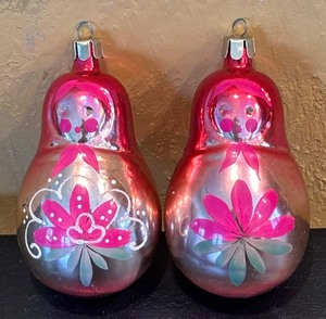 lot 596R image: FR - Pair of Russian Doll Glass Ornaments