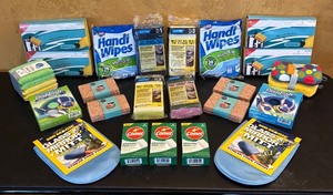 lot 616R image: LR - Large Assortment of Household Cleaning Sponges, Scrubbers, Handi Wipes and Cleaning Mitts