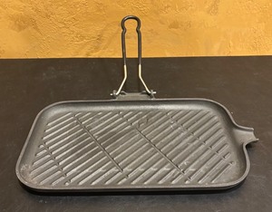 lot 636R image: LR - Le Creuset Cast Iron Skillet Grill with Folding Handle