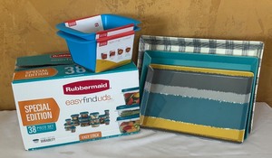 lot 675R image: MB - Kitchen Storage and Serveware Lot Rubbermaid Containers, Serving Trays and Rapid Mac Cookers