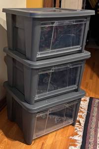 lot 731R image: H - Set of 3 Plastic Storage Bins