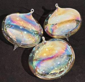 lot 326C image: S - Set of 3 Iridescent Hand Blown Glass Hanging Ornaments