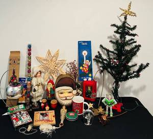 lot 335C image: TR - Vintage and Contemporary Christmas Decor Collection with Santa Figures and Tree