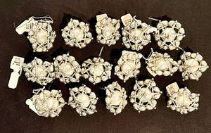 lot 412C image: TR - Set of 16 Vintage Style 3-Inch Silver Christmas Ornaments